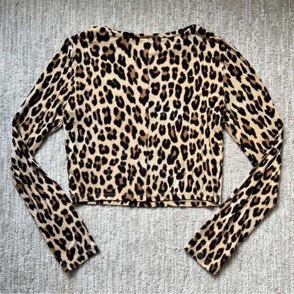 Alice + Olivia Cheetah Print Long Sleeve Top - Picture 3 of 5